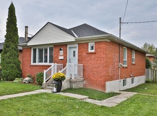 17 Loney Ave, Toronto, ON M3L 1G4