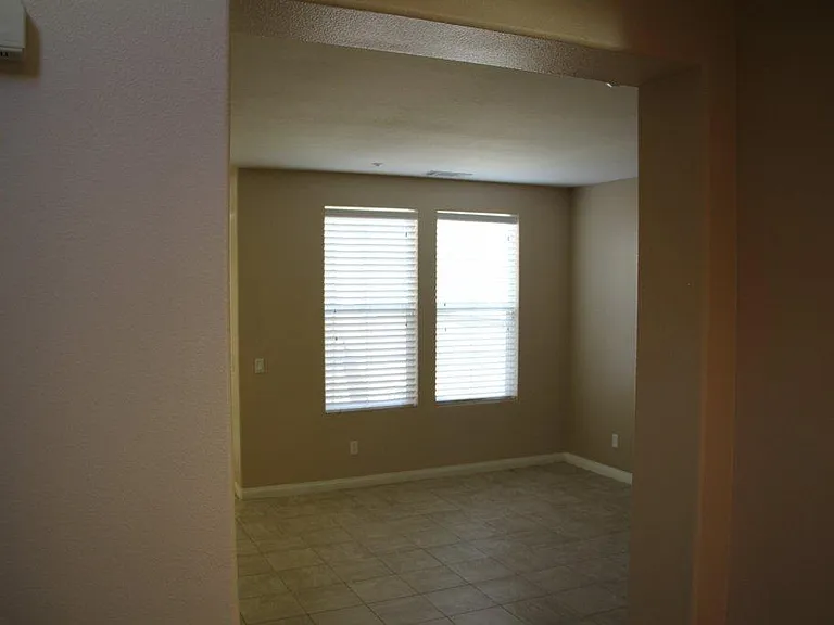 15861 Topiary Ln — Photo 7