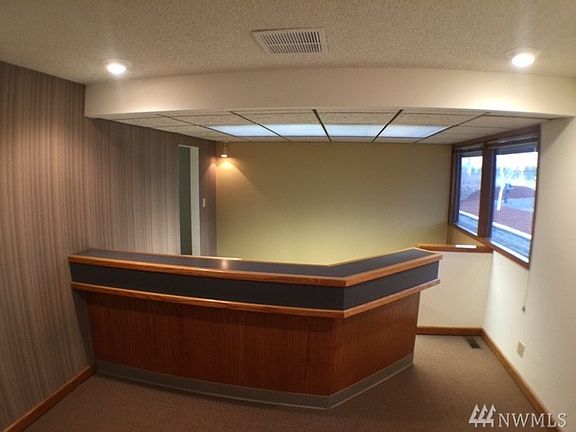 5th image of 3633 Alderwood Ave