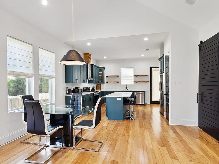 2129 Angela Ave — Photo 13