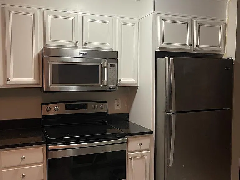 600 Brookside Dr #F — Photo 24