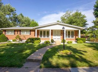 9754 Cambrook Dr, Saint Louis, MO 63123