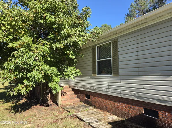 653 Harris Creek Road, Jacksonville, NC 28540