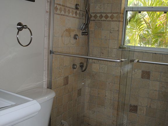 4th image of 14000 N Bayshore Dr