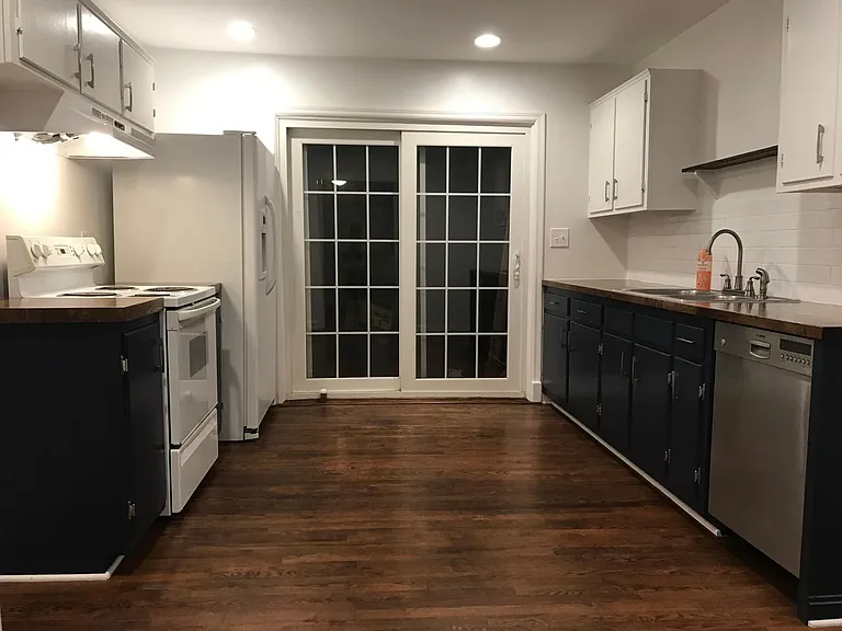 2693 Hartford Dr — Photo 1
