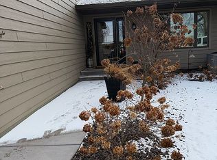 970 Rolling Greens Ln NW, Hutchinson, MN 55350