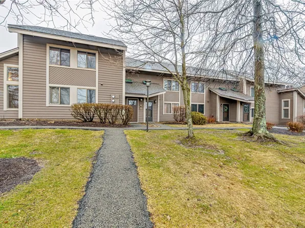1235 Gristmill Ln, Hidden Valley, PA 15502