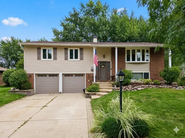 4155 Hudson Dr, Hoffman Estates, IL 60192