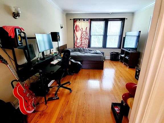 3rd image of 4700 N Wolcott Ave #3