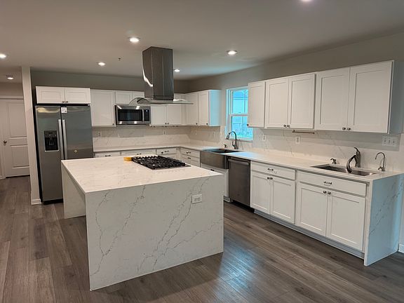 5th image of 54 Goldspire Dr