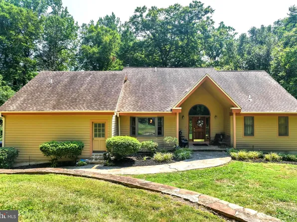 24 Lakewood Cir, Newark, DE 19711