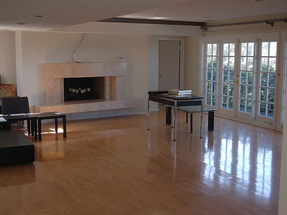 5th image of 264 Bentley Cir