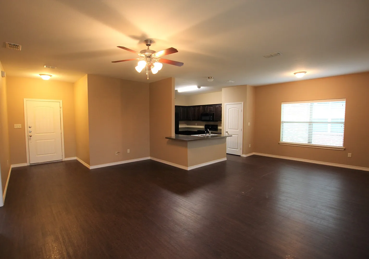 Gorgeous 3 Bedroom Home in The Ranch Subdivision- Flint! Coming soon! — Photo 4