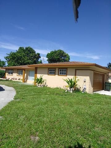 1st image of 633 Dolphin Dr