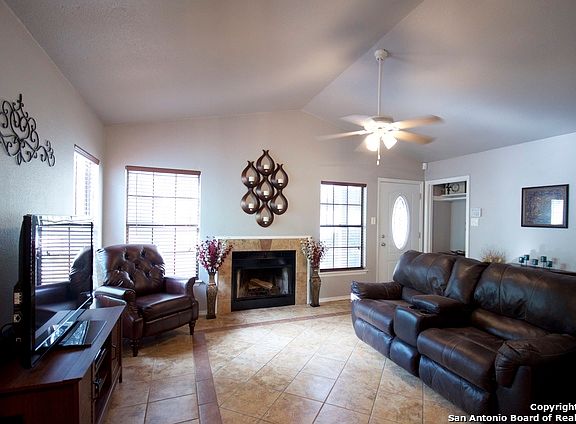 3rd image of 9831 Valley Cabin