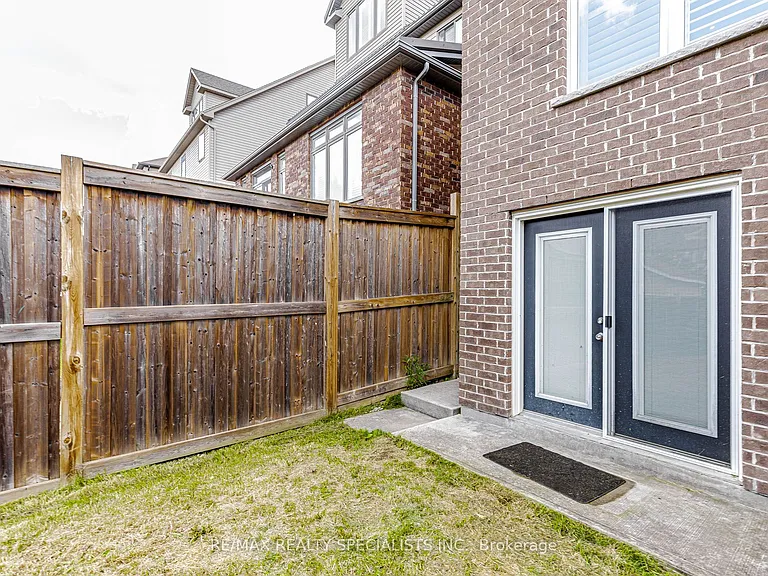 117 Norma Cres #MAIN UPPER — Photo 37