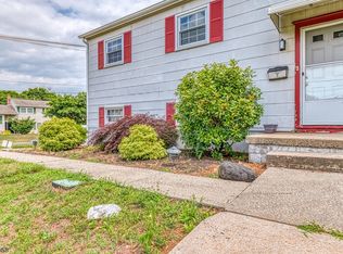 11 Lexington Rd, Somerset, NJ 08873