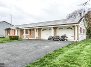 1884 Douglas Dr, Carlisle, PA 17013