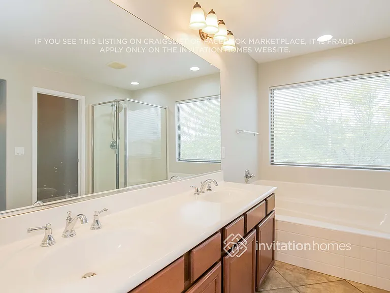 977 W Jersey Way — Photo 8