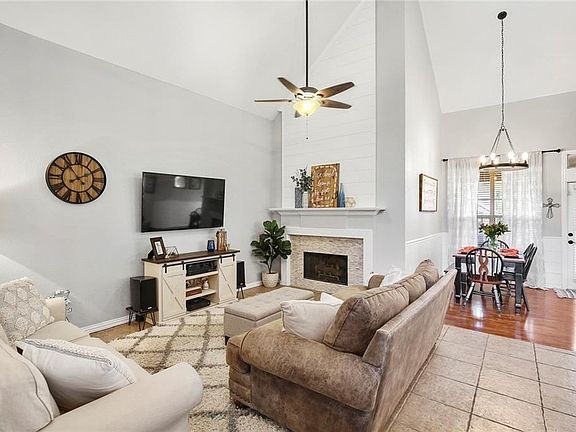 4th image of 2117 Dover Dr