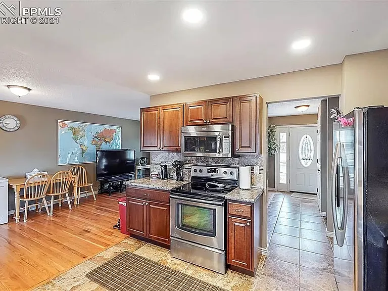 4636 El Camino Dr — Photo 4