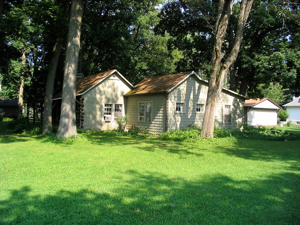 2nd image of 1856 E Vineyard St