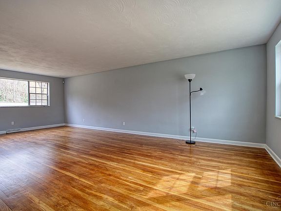 4th image of 8068 Debonair Ct