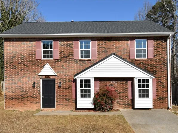 709 Pilgrim Ford Ct, Clemmons, NC 27012