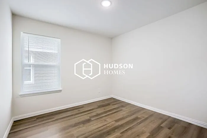 419 Shorty St — Photo 9