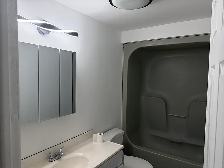 180 Linwood Ave #1 — Photo 4