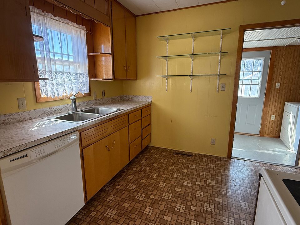 13th image of this home