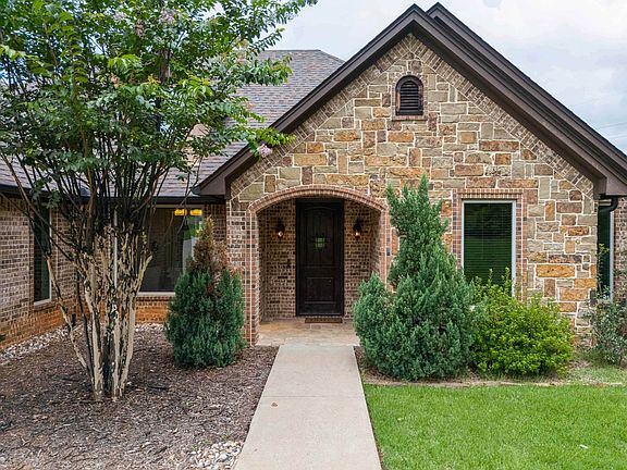 2nd image of 1417 Skogee Cir