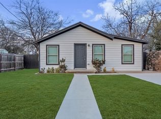 1014 W Archer St, Jacksboro, TX 76458