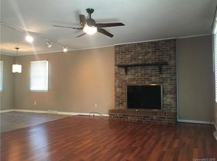 403 E Hartford Ave, Bessemer City, NC 28016