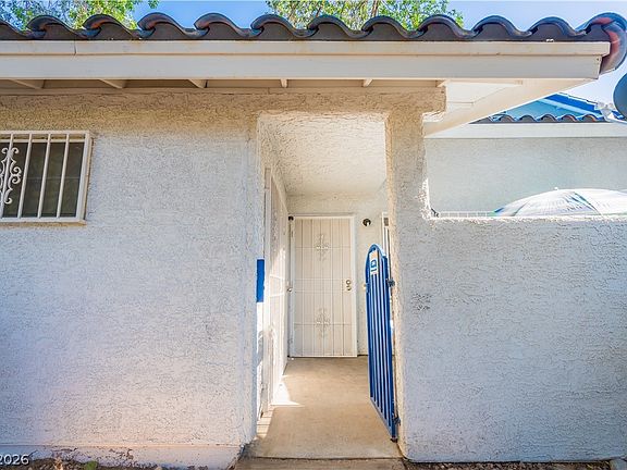 5th image of 2124 Willowbury Dr Unit B