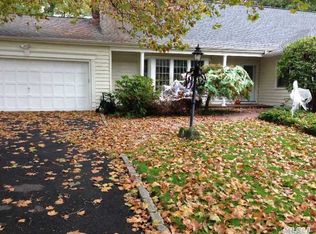 193 Crabapple Rd, Manhasset, NY 11030