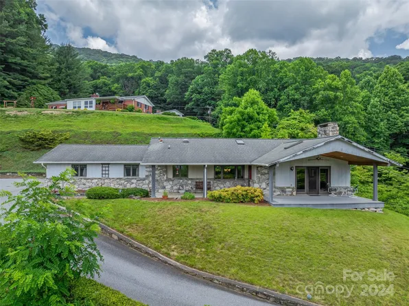 375 Little Mountain Rd, Waynesville, NC 28786