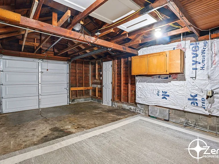 1818 W 22nd St — Photo 6