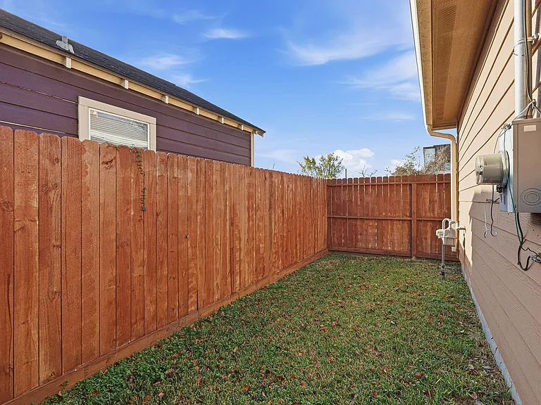 2906 Anita #B — Photo 7