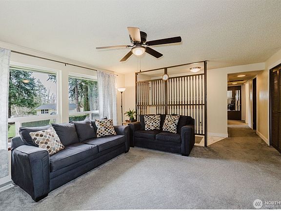 4th image of 2092 SE Beech Court