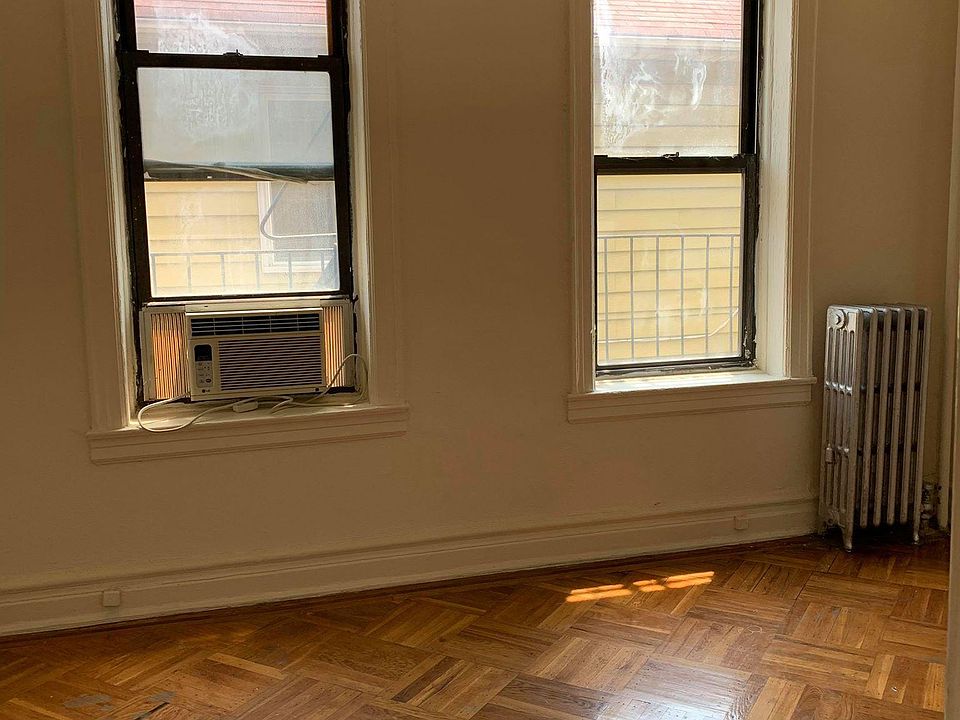2nd image of 202 Avenue U #2R