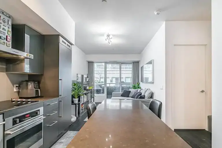 1030 King St W #221 — Photo 2