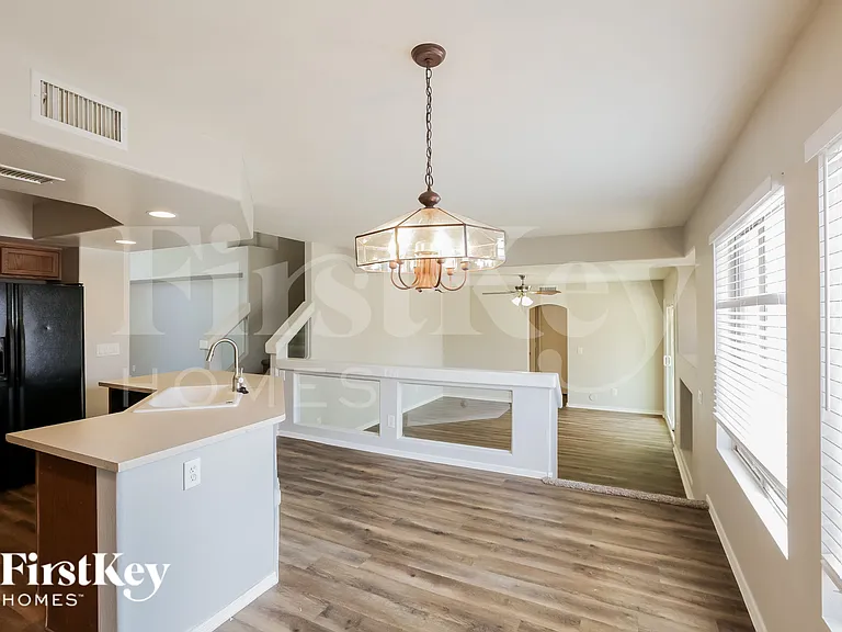7963 W Marlette Ave — Photo 6