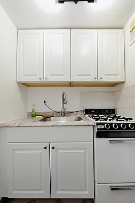 Rented by Furnished Habitat | media 13