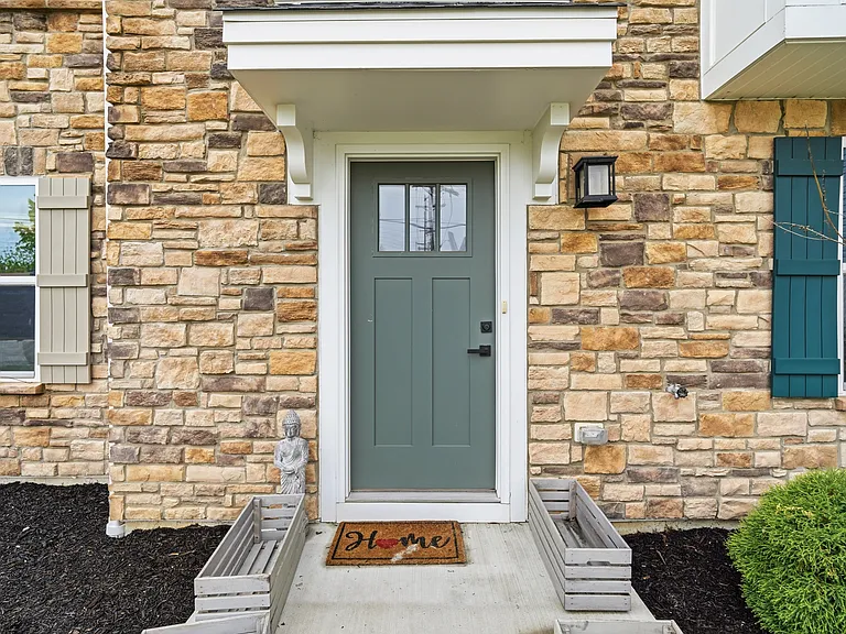 9 Wentworth Ln — Photo 44