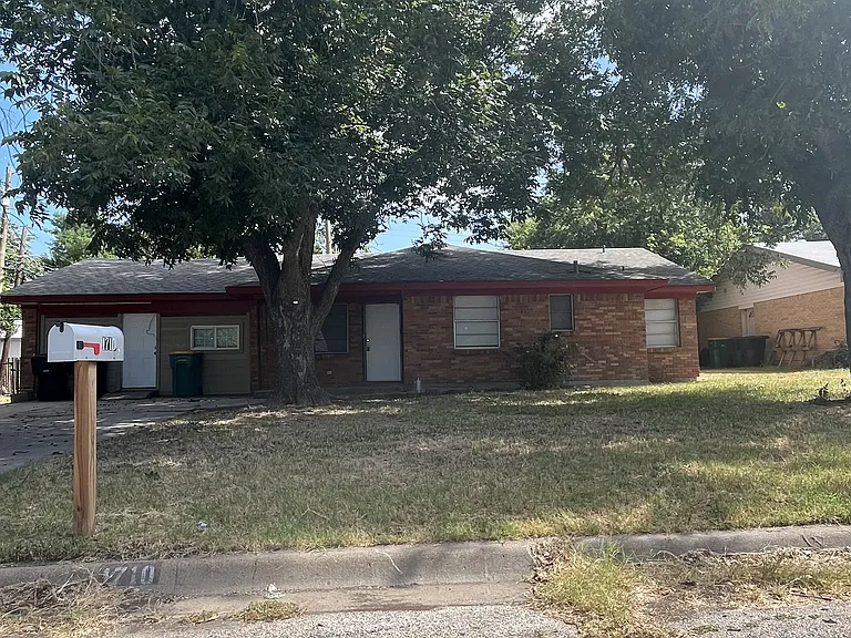 1710 Avalon Rd — Photo 1