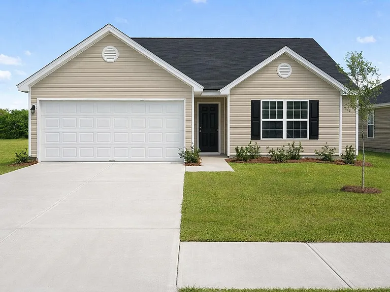 35 Amber Dr — Photo 1