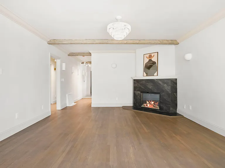 4766 Terrace Dr — Photo 2