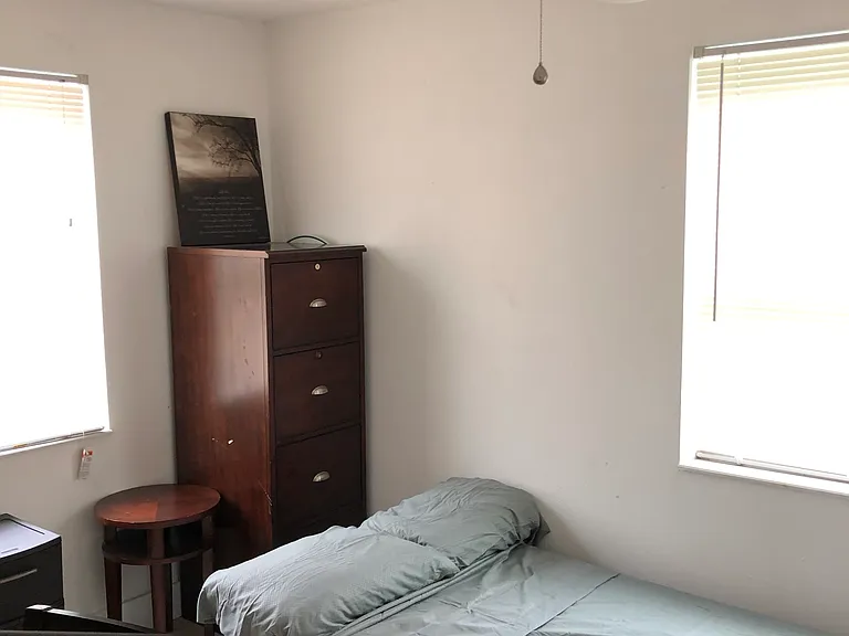 12215 Lakeshore Dr #13 — Photo 4