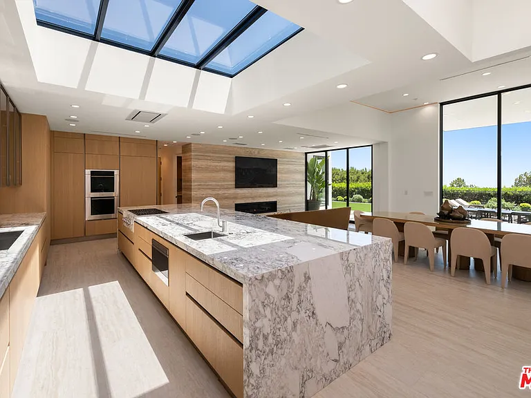 365 Trousdale Pl — Photo 16